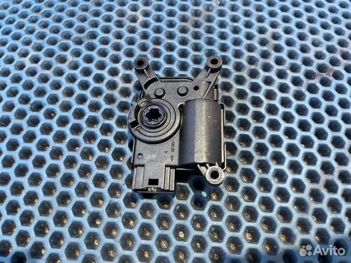 Моторчик заслонки печки Ford Transit