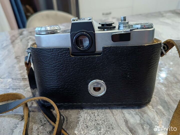 Плёночный фотоаппарат Зенит СССР