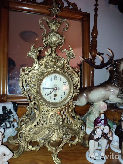 Бронзовые каминные часы Франция