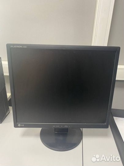 Монитор LG Flatron L1942S