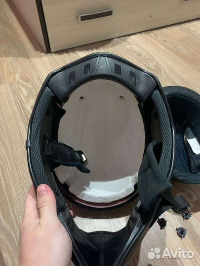 Кроссовый шлем и перчатки