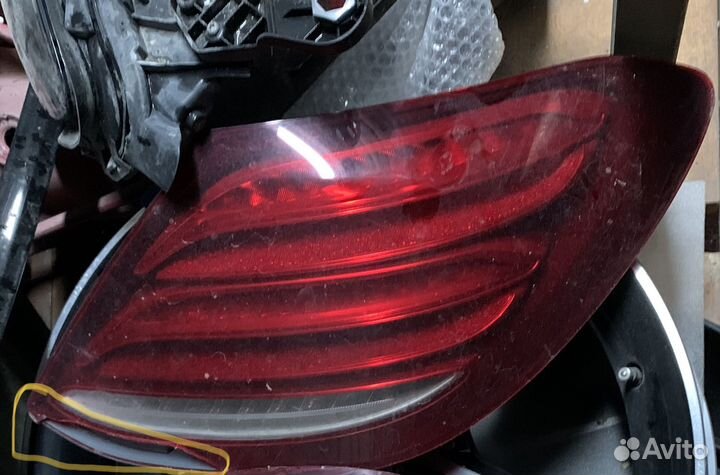 Фонарь правый Mercedes-Benz w213, скол стекла