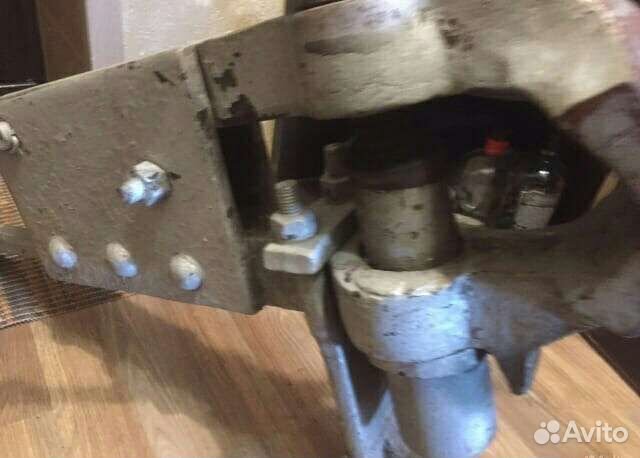 Инструмент СССР кузнечные огромные тиски