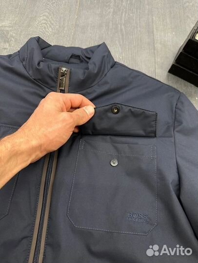 Бомбер Hugo Boss весенний