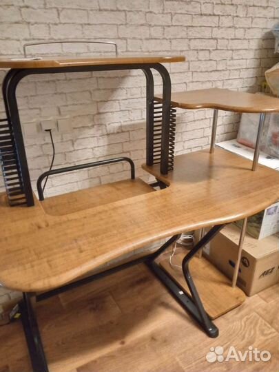 Компьютерный стол