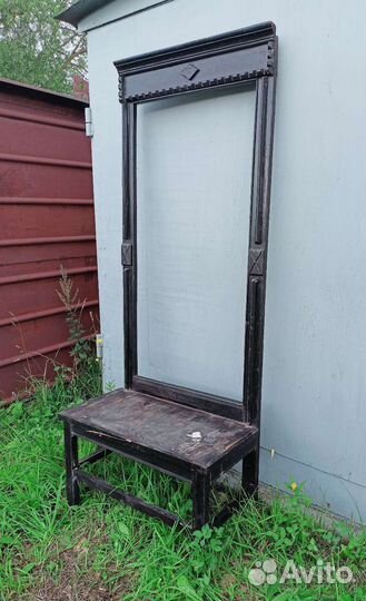 Старинная рама для зеркала с консолью