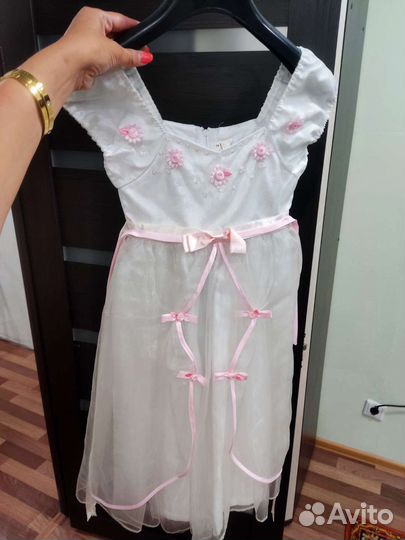 Нарядное платье для девочки