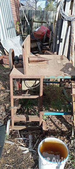 Винтовой дровокол