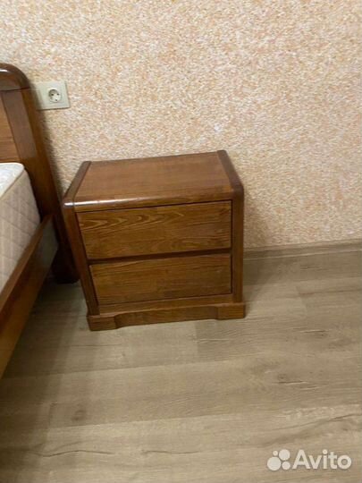 Тумба прикроватная из массива
