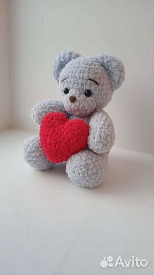 Игрушка из плюшевой пряжи