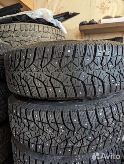 Bridgestone Blizzak Spike-02 195/65 R15