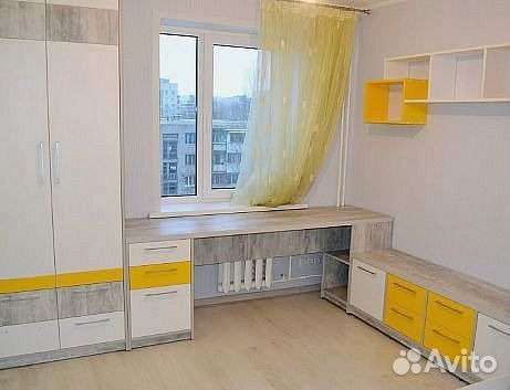 Детская рабочая зона со шкафом на заказ