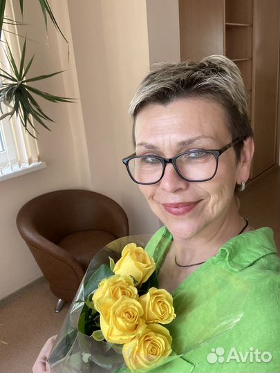 Преподаватель изо