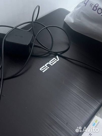 Ноутбук asus