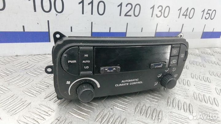 Блок управления климатической установкой Skoda Oct