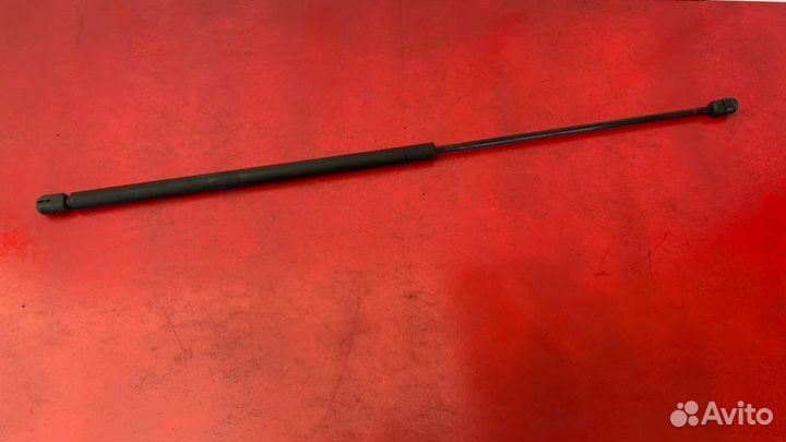 Амортизатор капота Audi A6 C6 BDW 2.4 2004—2008