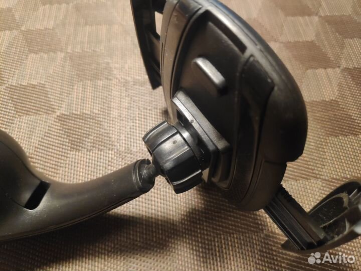 Держатель для телефона в машину