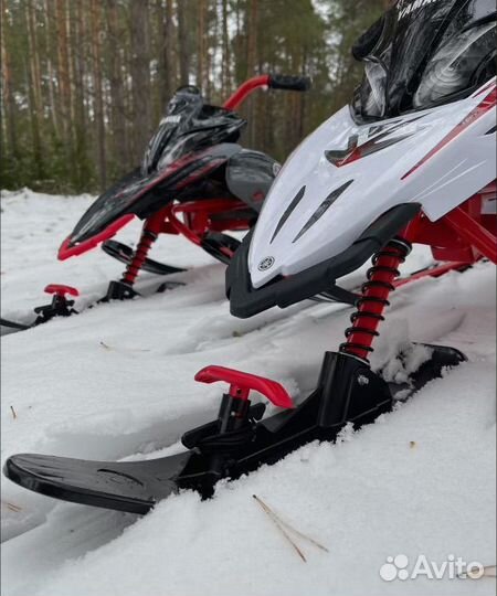 Снегокат yamaha Apex snow bike with LED