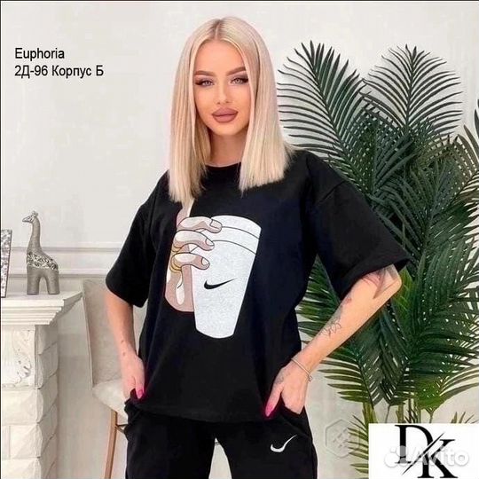 Костюм женский новый