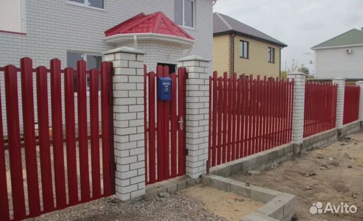 Забор из евроштакетника цена за метр работа по дог