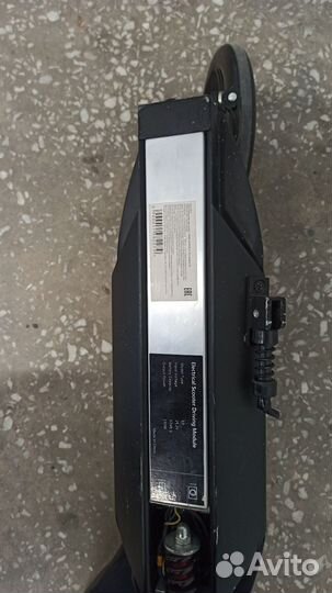 Продам электросамокат Е9