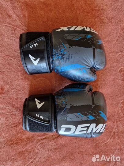 Боксерские перчатки