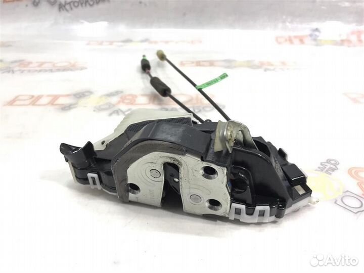 Замок двери передний правый Toyota prius ZVW30 20