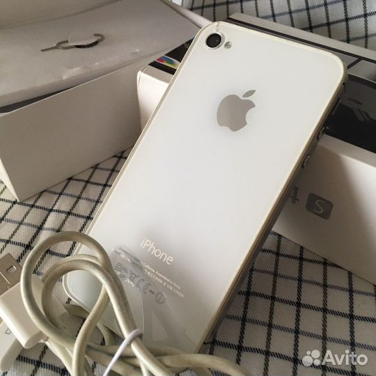 iPhone 4S, 8 ГБ