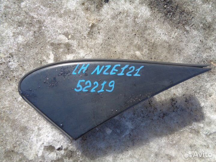 Уголок крыла левый Toyota Corolla Fielder NZE121