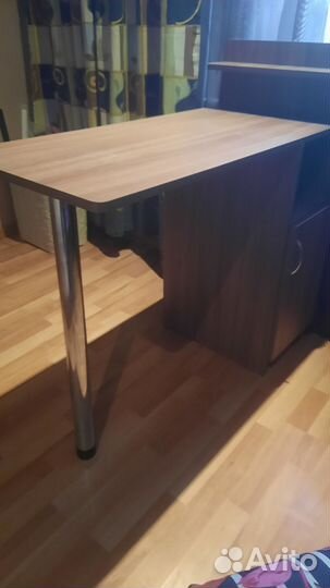 Маникюрный стол бу