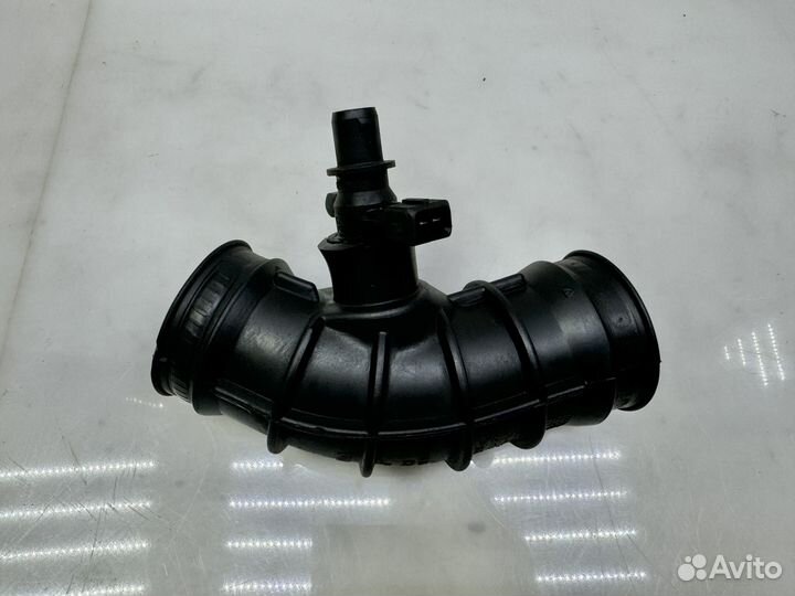 Патрубок воздушного фильтра Volvo S80 2.4TDi