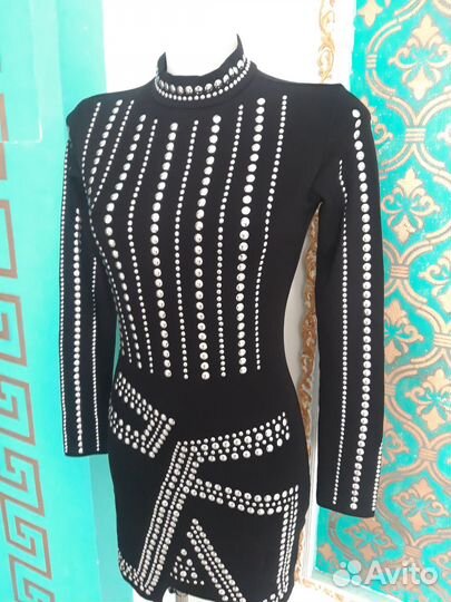 Новре вечернее платье в клепках.44р