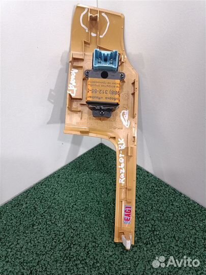 Кнопка стеклоподъемника передняя Honda Accord 7