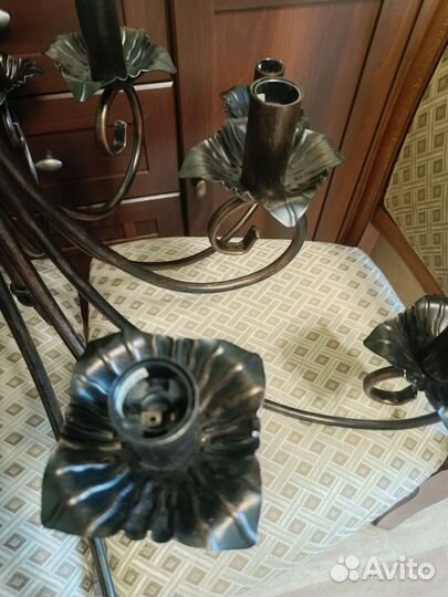 Люстра кованая бронзовая. Высота 95 см, диаметр 80