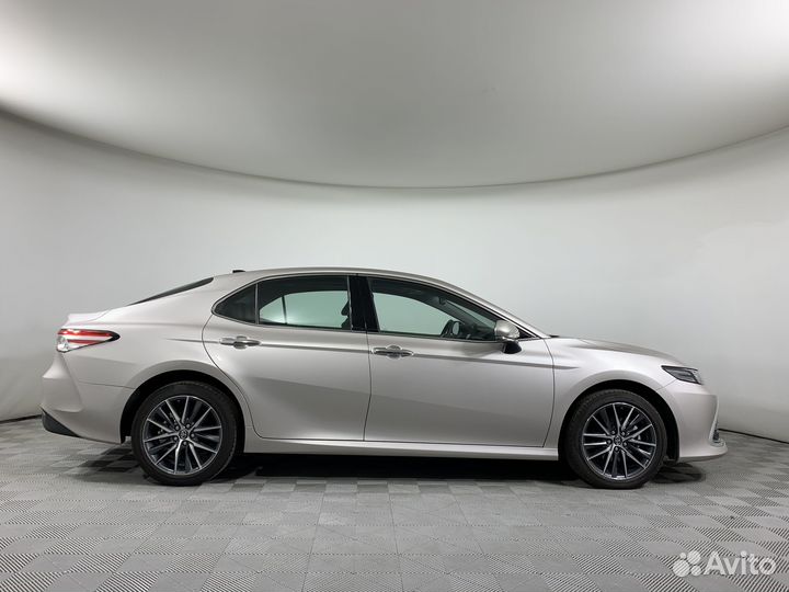 Toyota Camry 2.5 AT, 2022