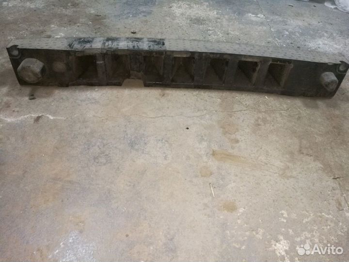 Усилитель бампера Фольксваген поло седан