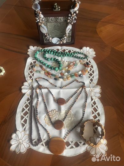 Бусы из натуральных камней