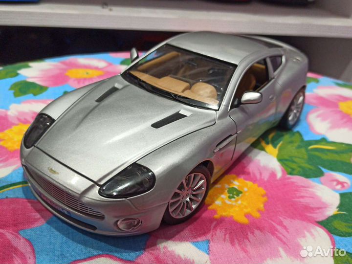 Модель 1.18 Aston martin