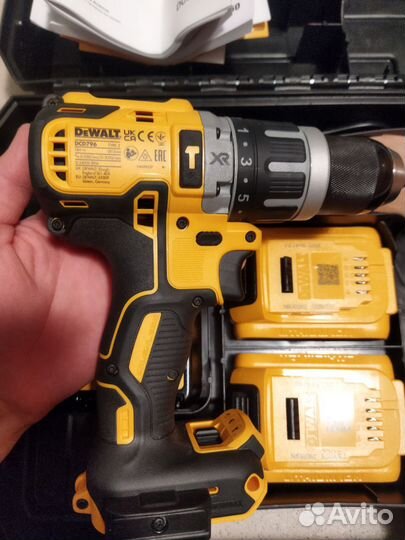 Аккумуляторная дрель шуруповерт dewalt