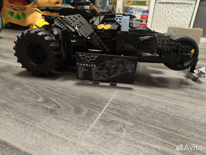 Lego DC super heroes 76240 Бэтмобиль Тумблер