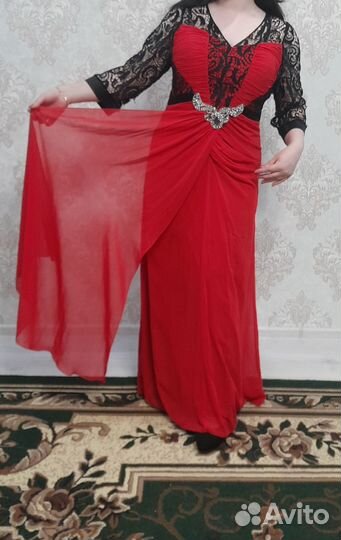 Вечернее платье