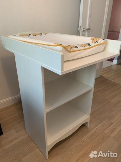 Пеленальный столик IKEA белый с контейнерами