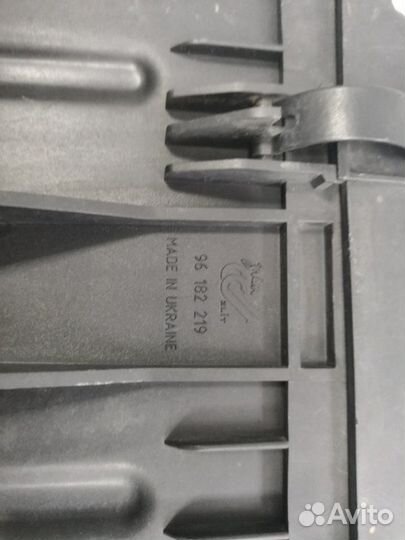 Корпус воздушного фильтра Chevrolet Lanos седан