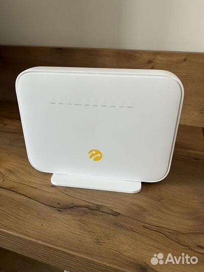 Wifi роутер Huawei OptiXstar HG8245X6-10