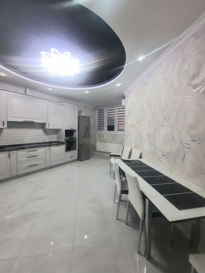 3-к. квартира, 100 м², 13/19 эт.