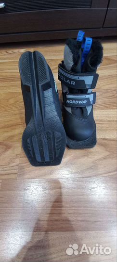 Лыжные ботинки детские 31 размер