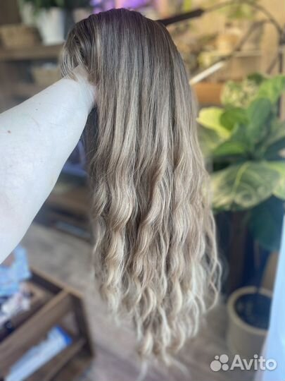 Парик из термоволокна блонд локоны