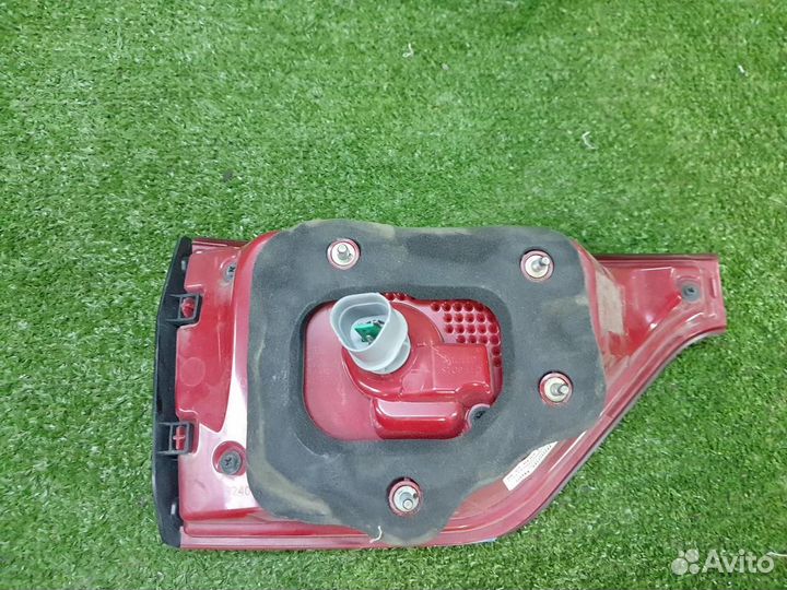 Фонарь задний внутренний правый Kia Sportage