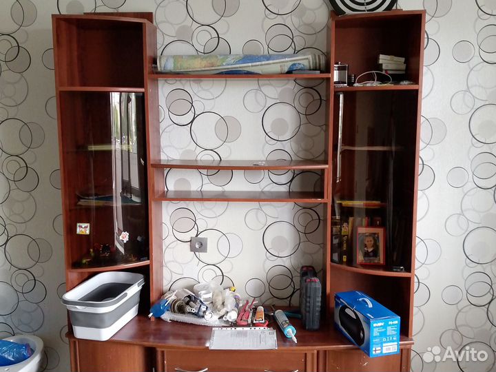 Стенка,компьютерный стол отдам бесплатно