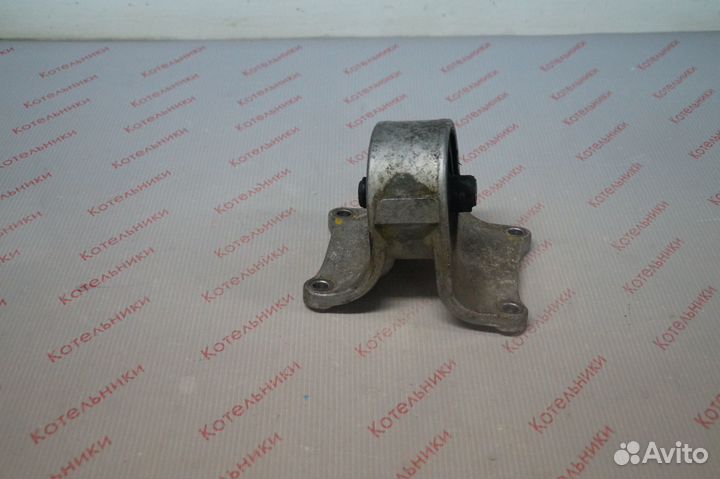 Nissan 11220-8J100 подушка АКПП